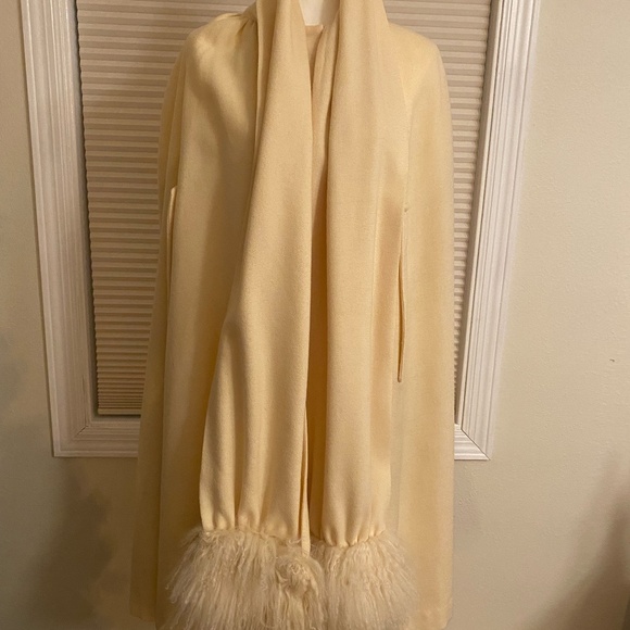 VINTAGE CEST SIMONE VINTAGE CAPE WITH SHEARLING - Picture 1 of 7